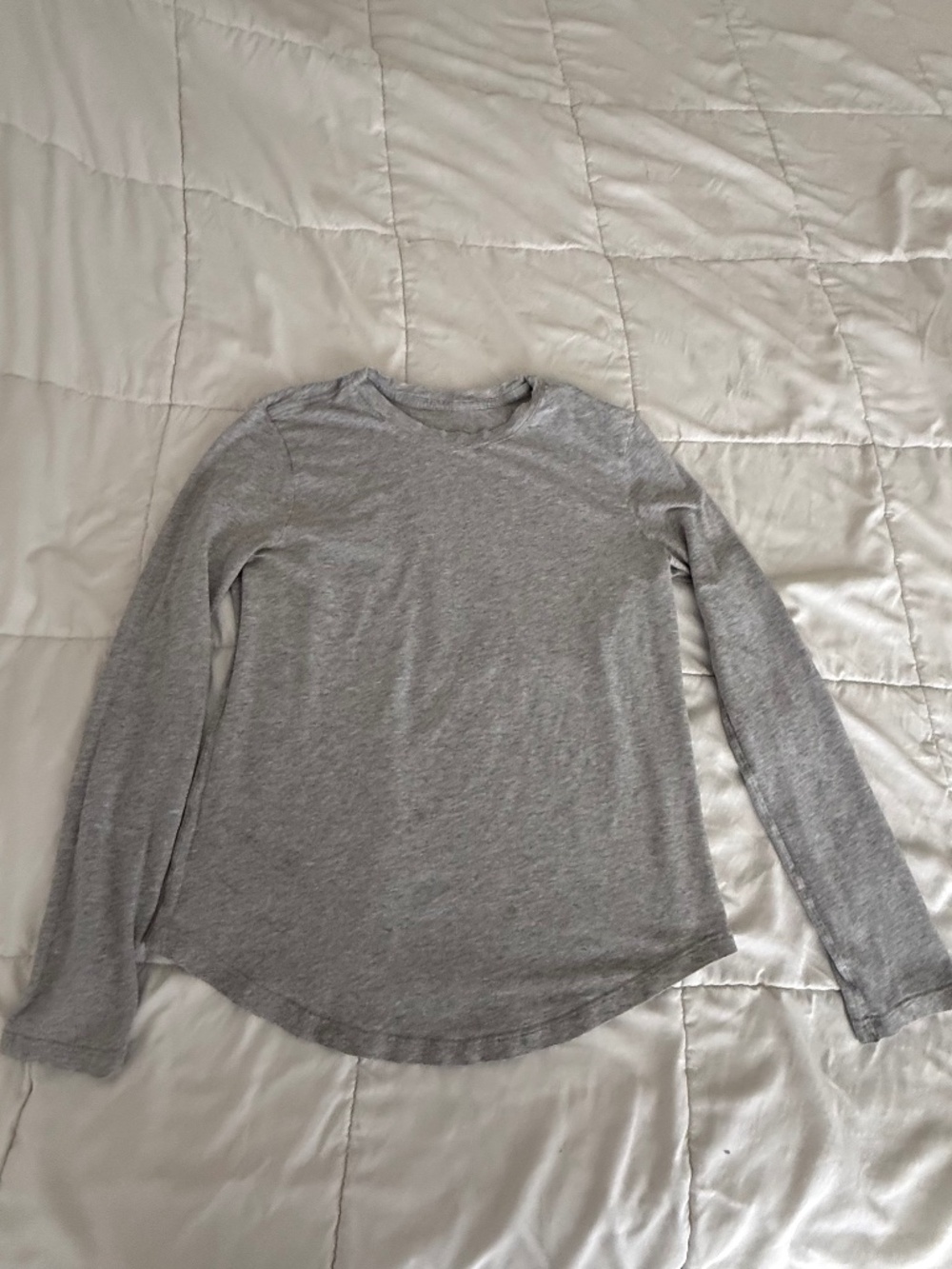 Lululemon Women's Gray Long Sleeve Tee (Size 4)
